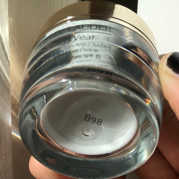 SOLD ESTEE LAUDER DayWear and Pure Color Lip Balm - Picture 4 of 8